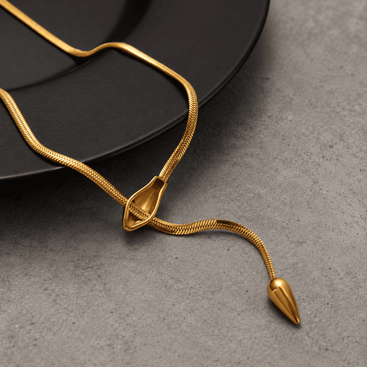 SIP SERPENT NECKLACE