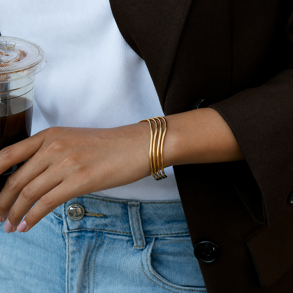 SIP ARC BRACELETE