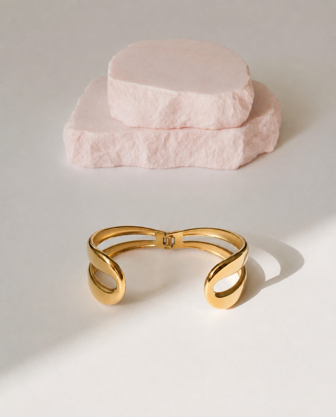 SIP CLIP BRACELET